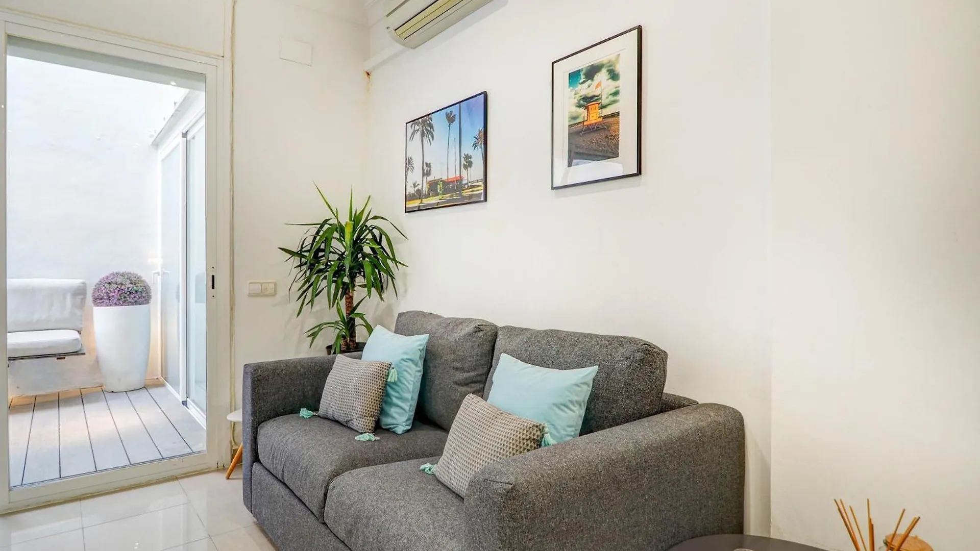 White Center Apartment By Hello Homes Sitges 0*,