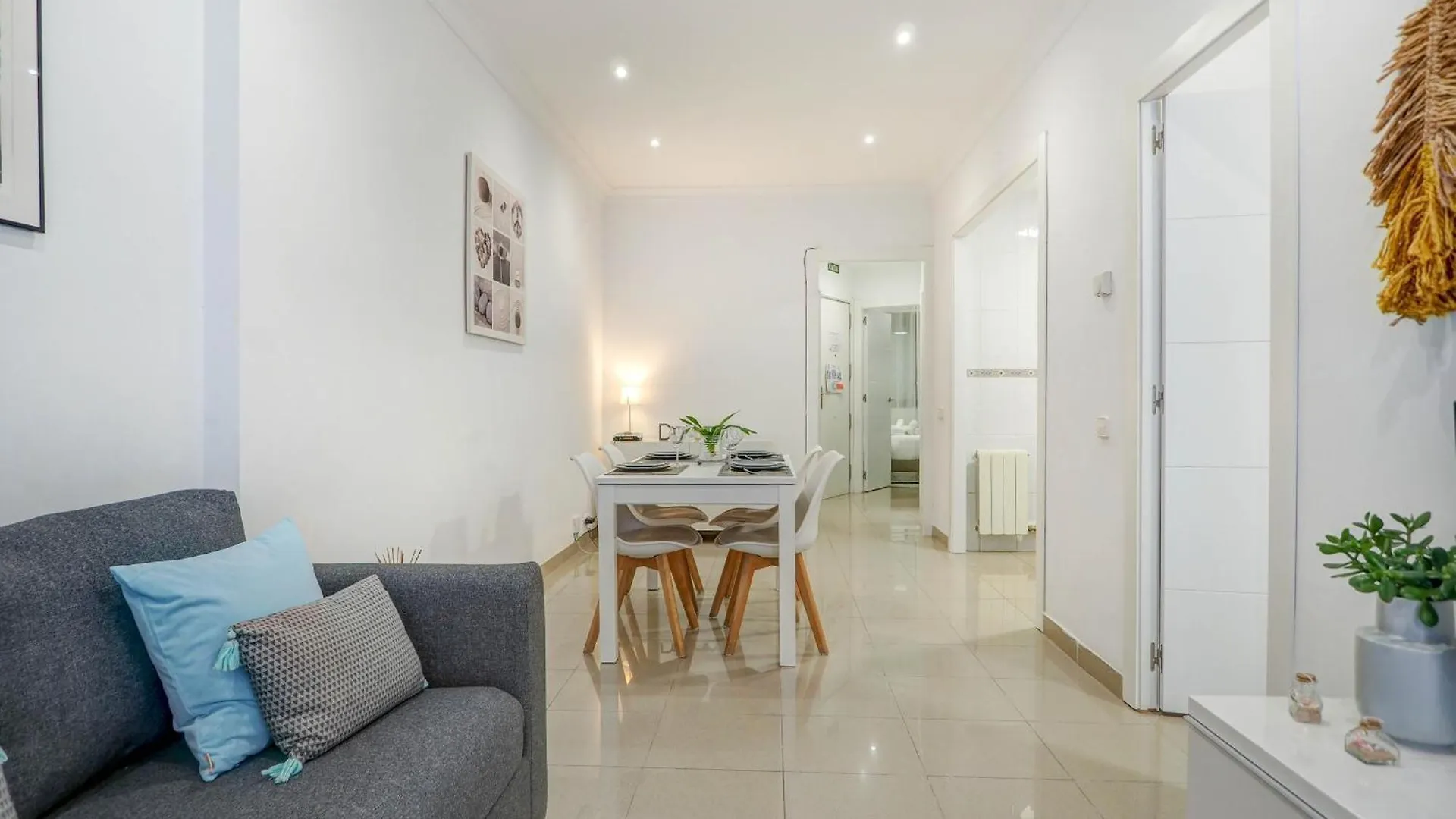 White Center Apartment By Hello Homes Sitges