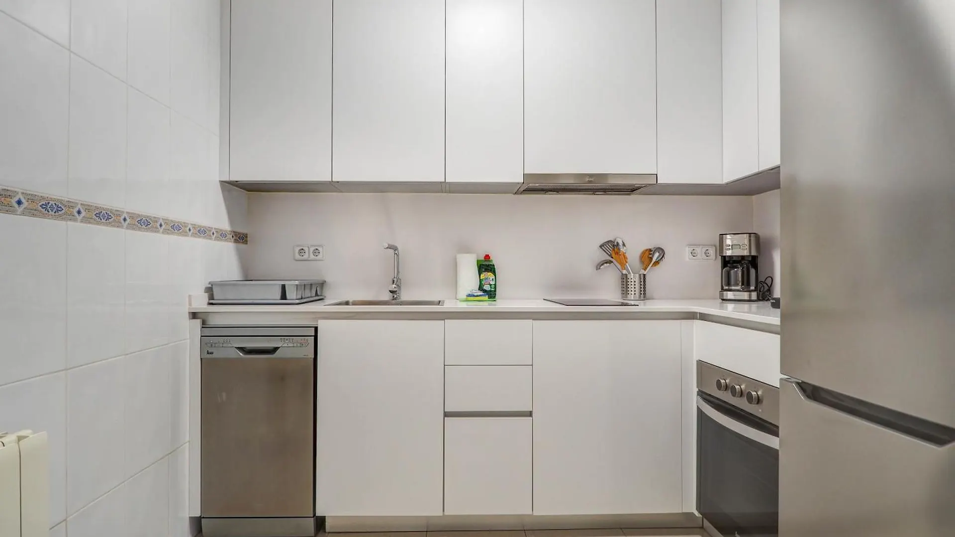 White Center Apartment By Hello Homes Sitges 0*,  Spanien