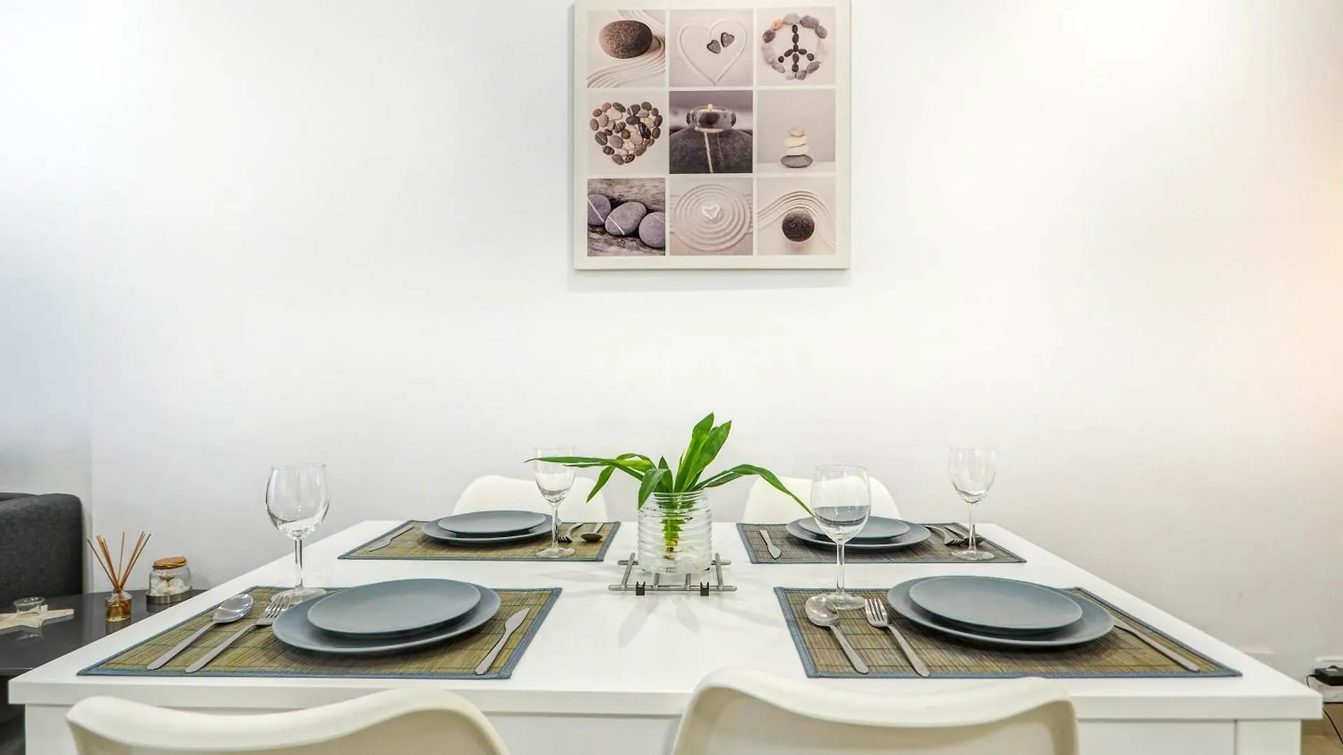 White Center Apartment By Hello Homes Sitges