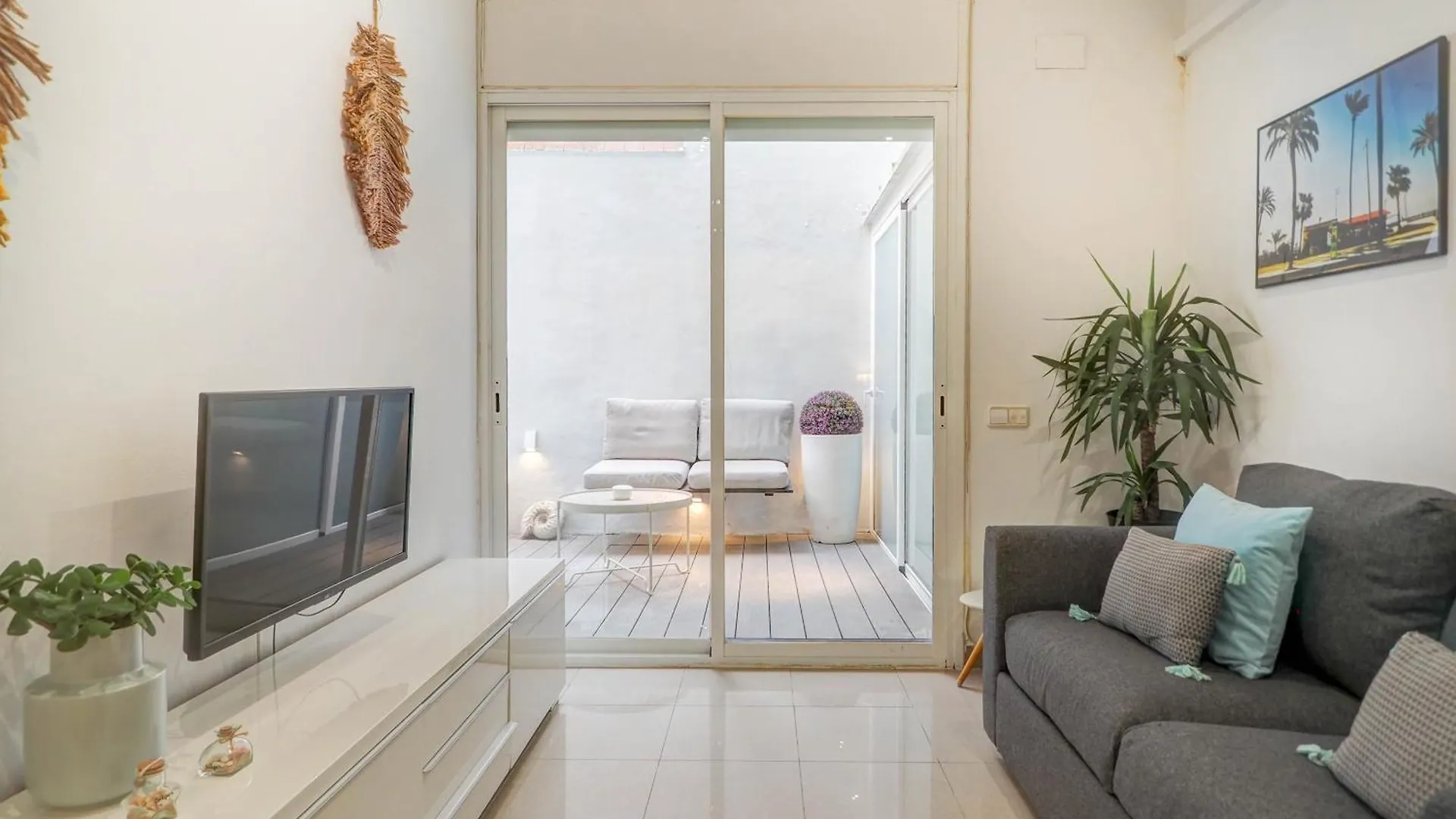 White Center Apartment By Hello Homes Sitges